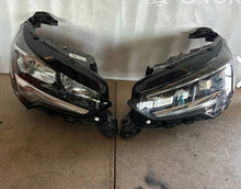 Laden Sie das Bild in den Galerie-Viewer, Frontscheinwerfer Opel Corsa F 39162649 39162648 LED Rechts oder Links