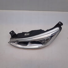 Laden Sie das Bild in den Galerie-Viewer, Frontscheinwerfer Ford Focus LED Links Scheinwerfer Headlight