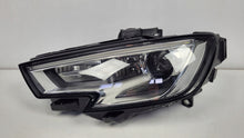 Laden Sie das Bild in den Galerie-Viewer, Frontscheinwerfer Audi A3 8V0941043E Xenon Links Scheinwerfer Headlight SCH3033802664is