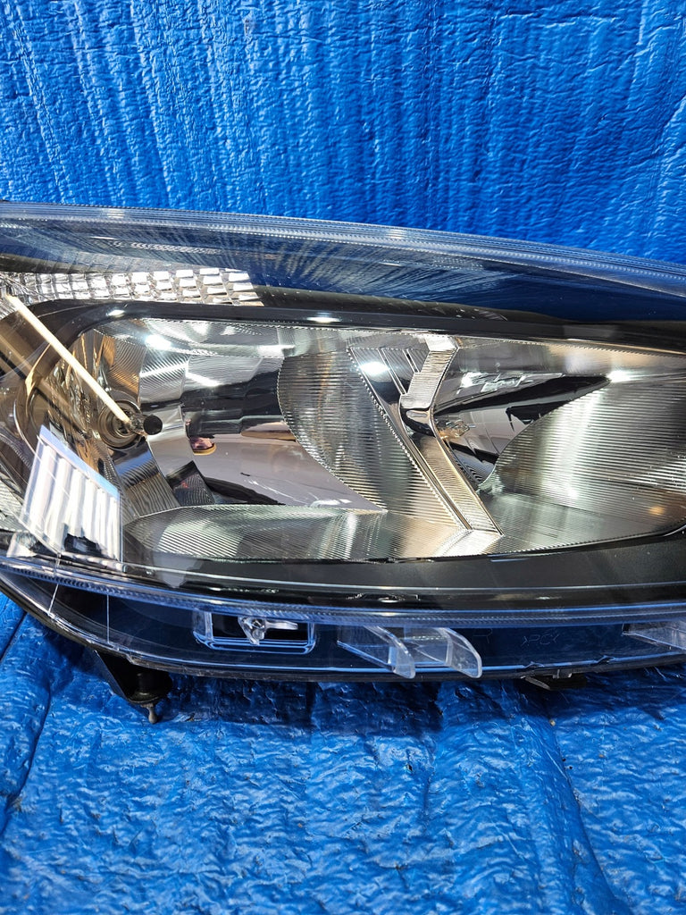 Frontscheinwerfer Ford Courier JT76-13W029-CD Rechts Scheinwerfer Headlight SCH6936573950kj