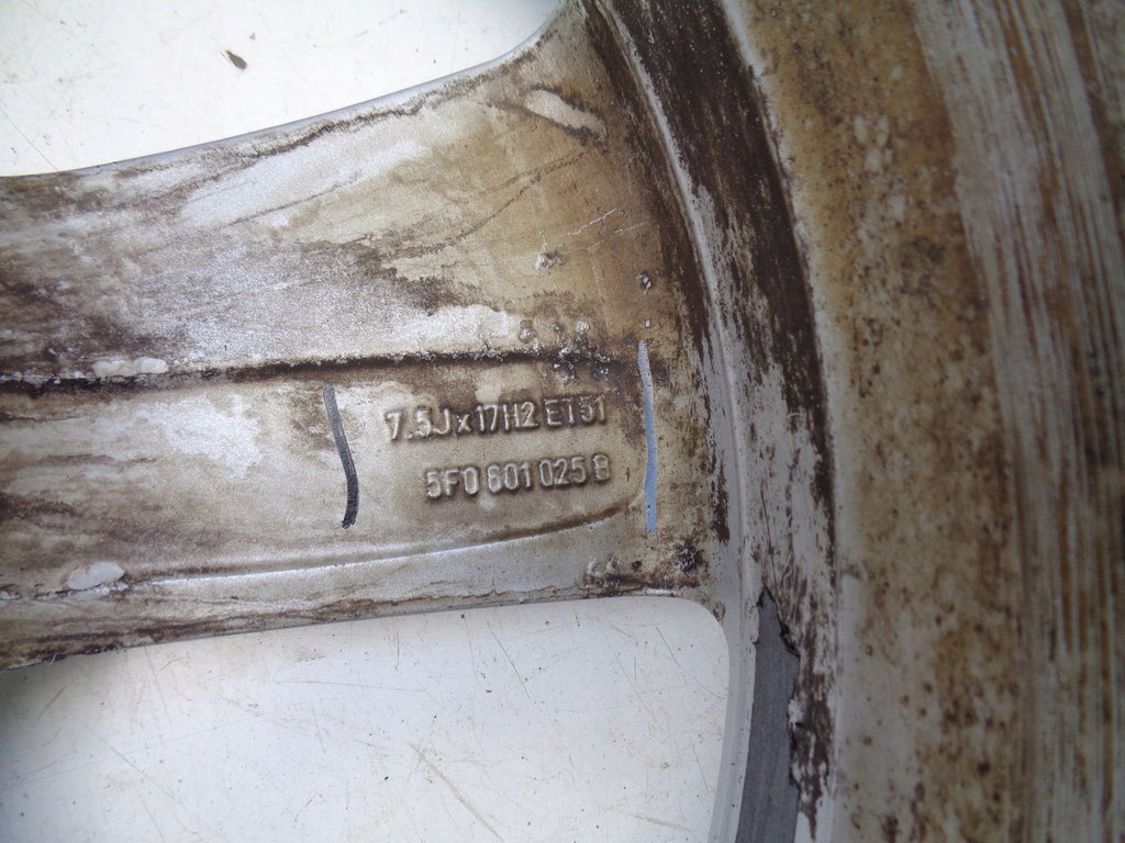 1x Alufelge 17 Zoll 7.5" 5x112 51ET Glanz Silber 5F0601025B Seat Rim Wheel