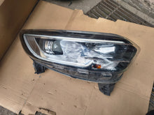 Laden Sie das Bild in den Galerie-Viewer, Frontscheinwerfer Renault Kadjar 260101096 Rechts Scheinwerfer Headlight SCH8524677697gs