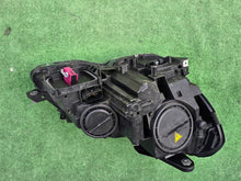 Load image into Gallery viewer, Frontscheinwerfer Mercedes-Benz W204 A2048204339 Bi-Xenon Links Headlight SCH7176731997ux