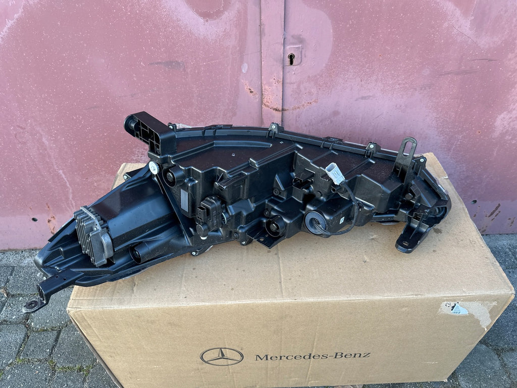 Frontscheinwerfer Toyota Cross LED Rechts Scheinwerfer Headlight SCH8470042954eu