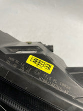 Laden Sie das Bild in den Galerie-Viewer, Frontscheinwerfer Ford Fiesta I H1BB-13E015 LED Ein Stück (Rechts oder Links) SCH4637949190iq