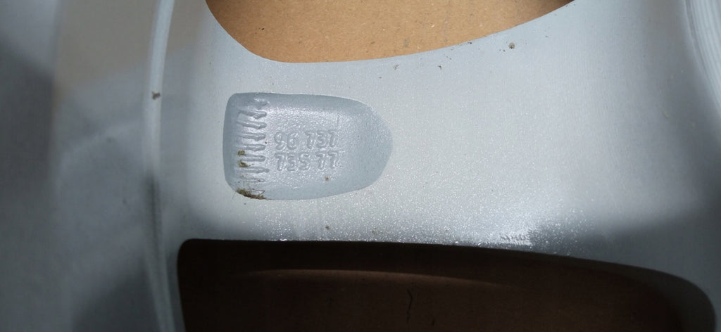 1x Alufelge 15 Zoll 6.0" 4x108 23ET Glanz Silber 9673773577 Peugeot 208 FEL5812710565eg
