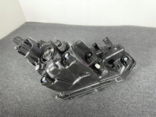 Laden Sie das Bild in den Galerie-Viewer, Frontscheinwerfer Toyota Yaris Cross Full LED Links Scheinwerfer Headlight SCH9603350754ms