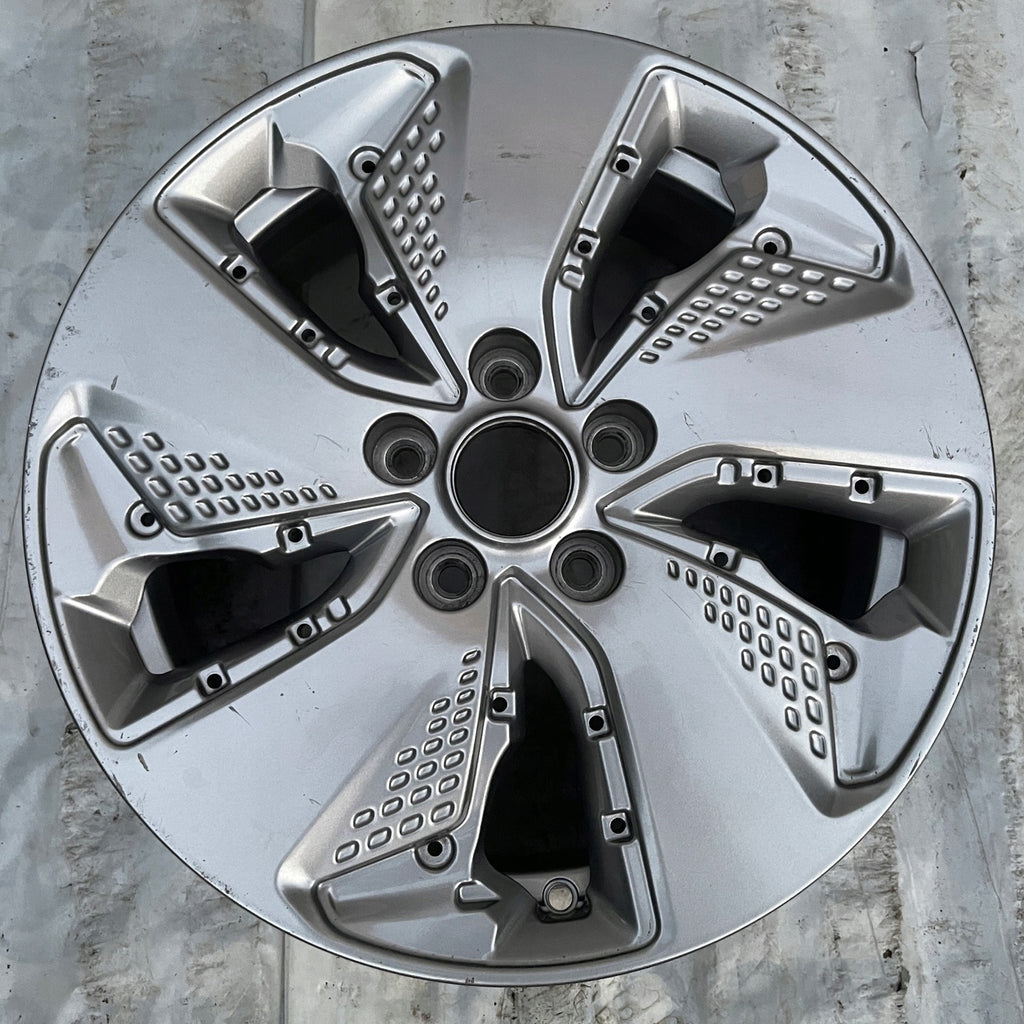 1x Alufelge 17 Zoll 7.0" 5x114.3 50ET Glanz Silber 52910-K4000 Hyundai Rim Wheel