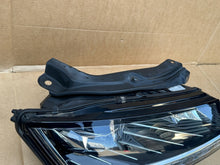 Laden Sie das Bild in den Galerie-Viewer, Frontscheinwerfer Skoda Fabia III 6V1941016F Rechts Scheinwerfer Headlight SCH5837875724lf