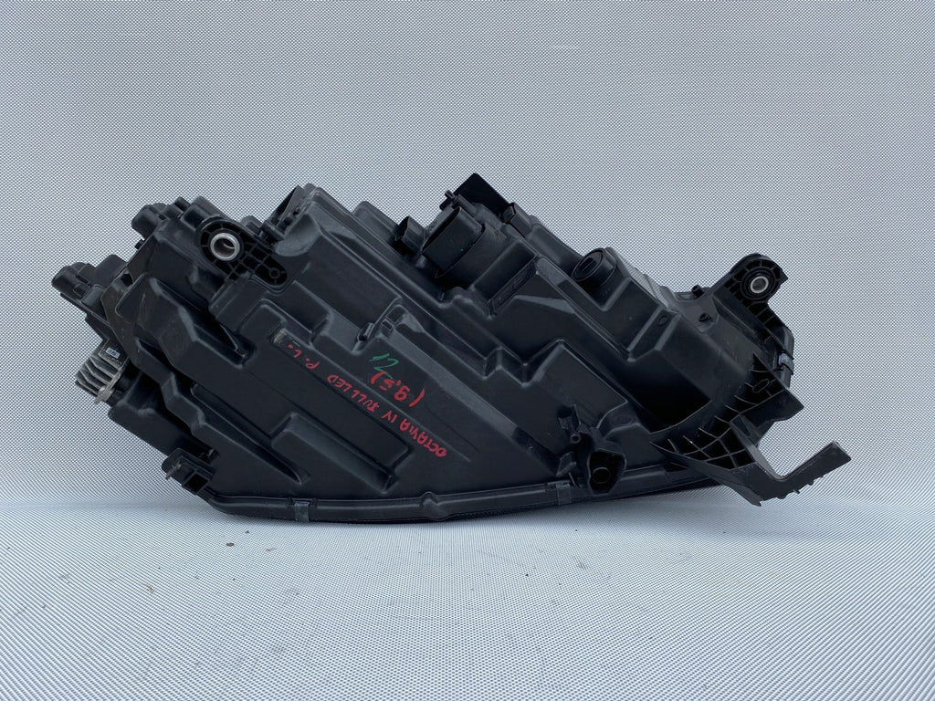 Frontscheinwerfer Skoda Octavia IV 5E4941015 LED Links Scheinwerfer Headlight SCH9927500778wb
