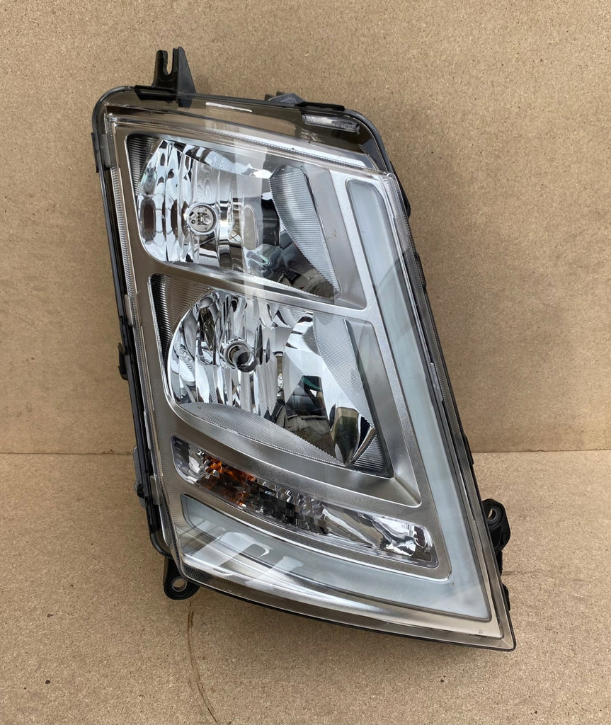 Frontscheinwerfer Volvo 22239220 Rechts Scheinwerfer Headlight SCH6533330041rk
