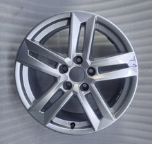 Load image into Gallery viewer, 1x Alufelge 17 Zoll 7.0&quot; 5x112 42ET Glanz Silber 8W0601025P Audi A4 B9 Rim Wheel