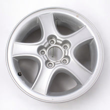 Laden Sie das Bild in den Galerie-Viewer, 1x Alufelge 16 Zoll 6.5&quot; 5x114.3 46ET Silber 5291026250 Hyundai Rim Wheel