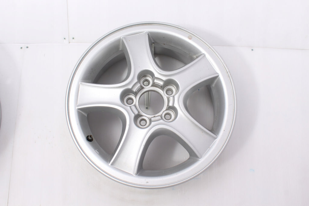 1x Alufelge 16 Zoll 6.5" 5x114.3 46ET Silber 5291026250 Hyundai Rim Wheel