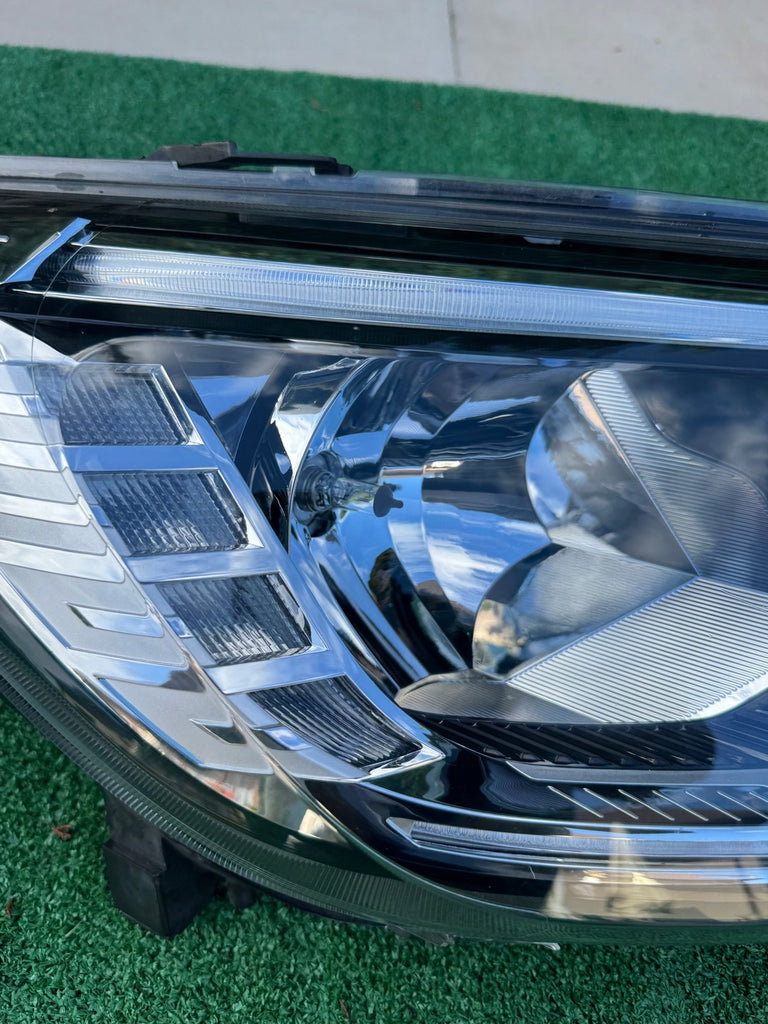 Frontscheinwerfer Renault Express 260105660R Rechts Scheinwerfer Headlight SCH5676036861ij