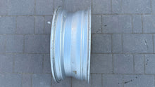 Laden Sie das Bild in den Galerie-Viewer, 1x Alufelge 15 Zoll 5.5" 5x112 46ET 6855101 BMW Mini Rim Wheel FEL8237639968yc