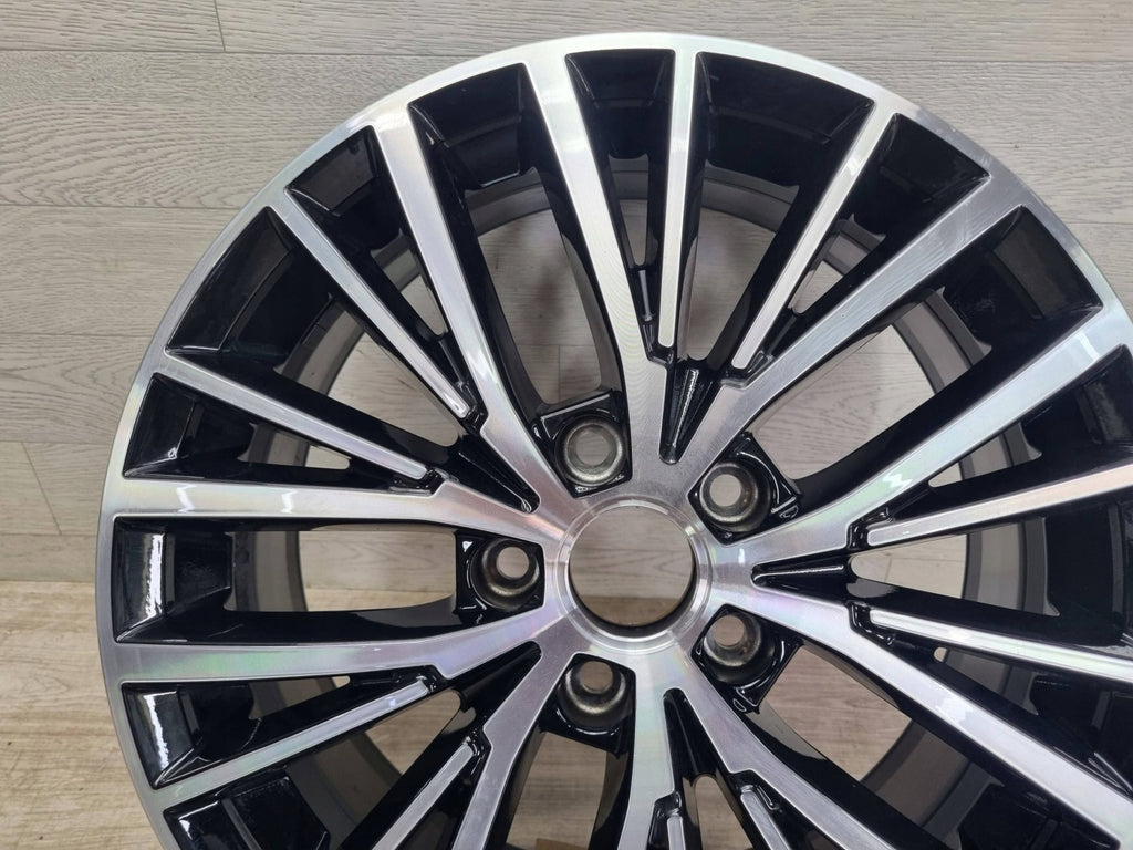 1x Alufelge 17 Zoll 6.5" 5x112 52ET 5TA60125E VW Touran Rim Wheel FEL2374845640lz