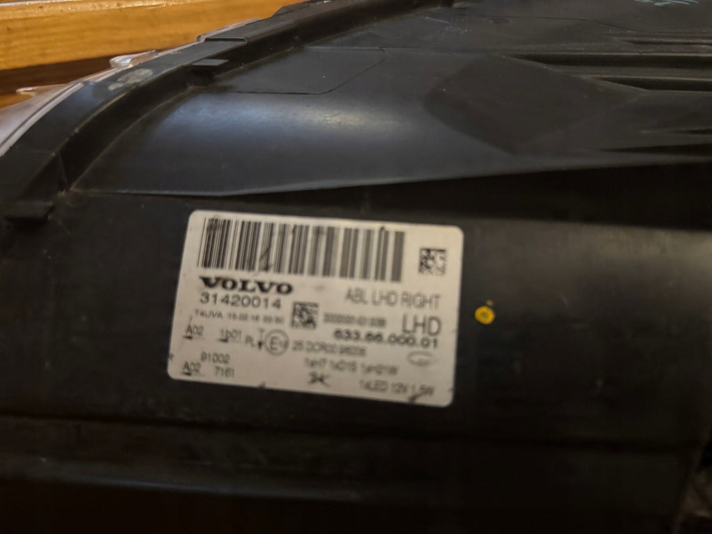 Frontscheinwerfer Volvo S80 V70 31420014 Rechts Scheinwerfer Headlight