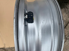 Load image into Gallery viewer, 4x Alufelge 17 Zoll 6.5" 5x112 39ET Glanz Silber 6856076 BMW X1 F48 Rim Wheel FEL1732835739rq