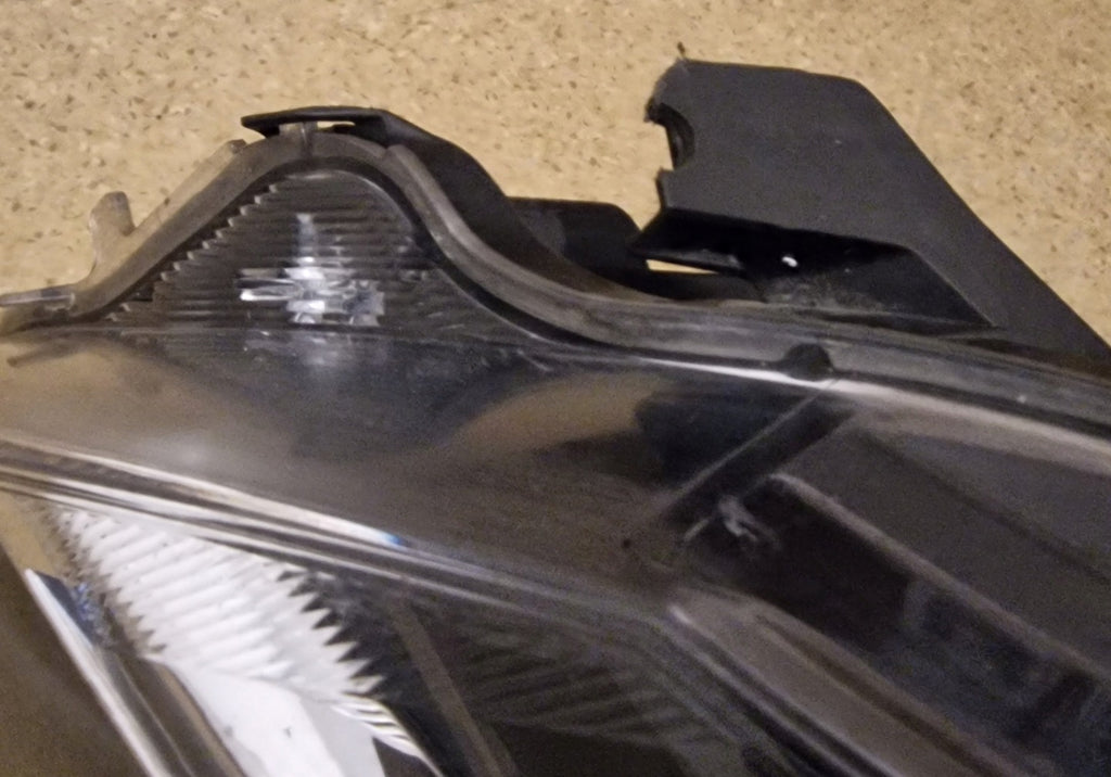 Frontscheinwerfer Toyota Yaris Links Scheinwerfer Headlight