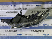 Laden Sie das Bild in den Galerie-Viewer, Frontscheinwerfer Toyota Land Cruiser FJ150 Links Scheinwerfer Headlight
