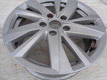 Laden Sie das Bild in den Galerie-Viewer, 1x Alufelge 16 Zoll 6.5" 5x112 48ET Glanz Silber 5TA601025Q VW Touran Rim Wheel FEL2450316348dq