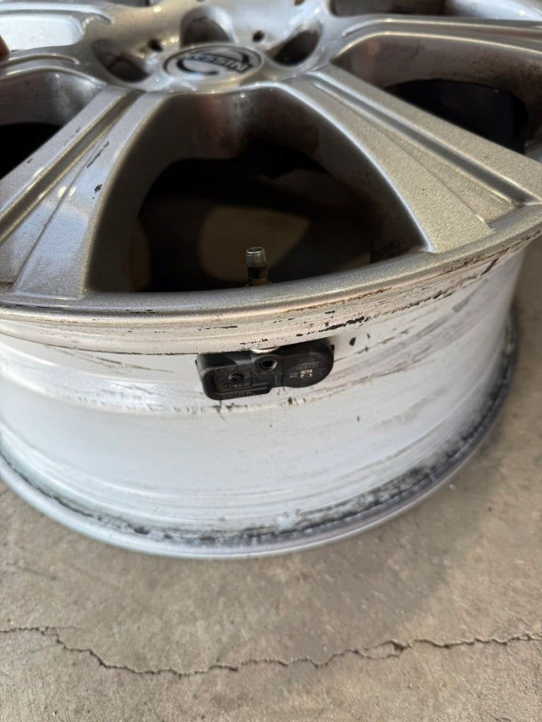 4x Alufelge 16 Zoll 6.5" 5x114.3 40ET Silber RCD10-656 Nissan Rim Wheel FEL8703402587ik