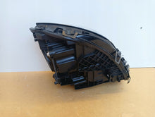 Laden Sie das Bild in den Galerie-Viewer, Frontscheinwerfer Mercedes-Benz Cla A1189067001 LED Rechts Headlight SCH3886437844jx