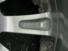 Laden Sie das Bild in den Galerie-Viewer, 1x Alufelge 16 Zoll 6.5&quot; 5x114.3 45ET Glanz Silber Toyota Rim Wheel