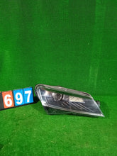 Load image into Gallery viewer, Frontscheinwerfer Skoda Superb III 3V1941016 Xenon Rechts Scheinwerfer Headlight