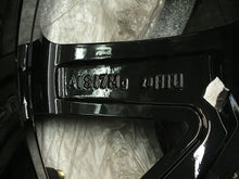 Laden Sie das Bild in den Galerie-Viewer, 1x Alufelge 18 Zoll 7.0&quot; 5x100 47ET Glanz Schwarz 6F9071498A Seat Arona