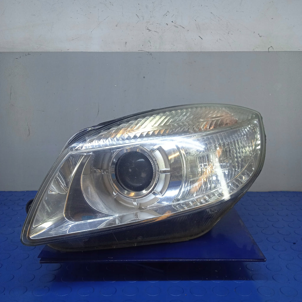 Frontscheinwerfer Skoda Fabia II 6J941017A Links Scheinwerfer Headlight