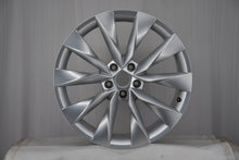 Load image into Gallery viewer, 1x Alufelge 19 Zoll 8.0" 5x112 45ET Glanz Silber 5LA601025 Skoda Enyaq Rim Wheel FEL7087611583jy