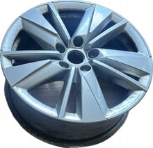 Laden Sie das Bild in den Galerie-Viewer, 1x Alufelge 17 Zoll 7.0" 5x112 57A601025AA Skoda Karoq Rim Wheel FEL8060649596nn