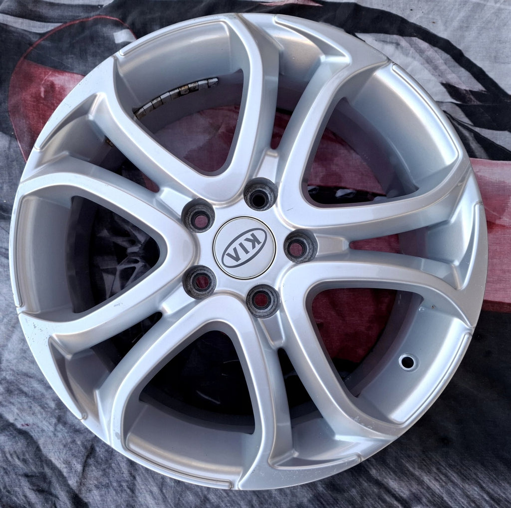 1x Alufelge 17 Zoll 7.0" 5x114.3 47ET Silber WI147017 Hyundai I Rim Wheel FEL2750783755wh