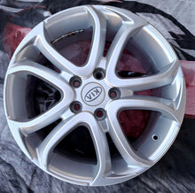 Load image into Gallery viewer, 1x Alufelge 17 Zoll 7.0" 5x114.3 47ET Silber WI147017 Hyundai I Rim Wheel FEL2750783755wh