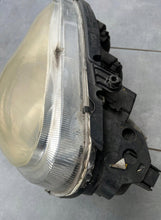 Laden Sie das Bild in den Galerie-Viewer, Frontscheinwerfer Mercedes-Benz W220 A2208202361 A2208260791 Links Headlight SCH1789777073lz