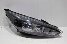 Laden Sie das Bild in den Galerie-Viewer, Frontscheinwerfer Ford Focus Rechts Scheinwerfer Headlight