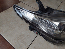 Laden Sie das Bild in den Galerie-Viewer, Frontscheinwerfer Toyota Auris 81110-02E21-1 LED Rechts Scheinwerfer Headlight SCH3681151159qi