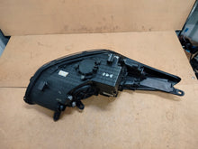 Load image into Gallery viewer, Frontscheinwerfer Hyundai I30 92101A6060 Links Scheinwerfer Headlight SCH5892296465mu