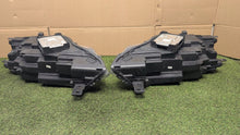 Load image into Gallery viewer, Frontscheinwerfer Ford Kuga LV4B-13E017-AL LV4B-13E016-AL Ein Satz Headlight SCH3751725638ke