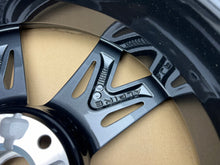 Laden Sie das Bild in den Galerie-Viewer, 1x Alufelge 18 Zoll 7.0&quot; 5x114.3 6020019895 Alpine A110 Rim Wheel