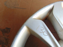 Laden Sie das Bild in den Galerie-Viewer, 1x Alufelge 16 Zoll 6.5&quot; 5x114.3 45ET Silber PZ474-E067D-Z Toyota Auris