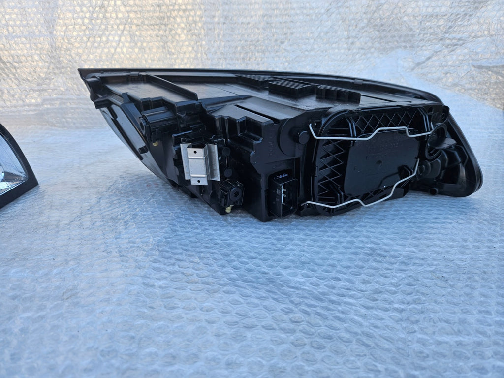 Frontscheinwerfer Volvo S40 31265698 Links Scheinwerfer Headlight SCH2901981334ko