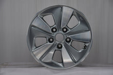 Load image into Gallery viewer, 1x Alufelge 15 Zoll 6.0&quot; 5x114.3 45ET Glanz Silber Nissan 1 Rim Wheel