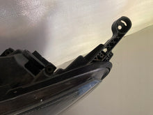 Laden Sie das Bild in den Galerie-Viewer, Frontscheinwerfer Opel Astra J 13253650 LED Links Scheinwerfer Headlight SCH4773573841bu