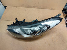 Laden Sie das Bild in den Galerie-Viewer, Frontscheinwerfer Hyundai I30 92101A6060 Links Scheinwerfer Headlight SCH2867729559fx