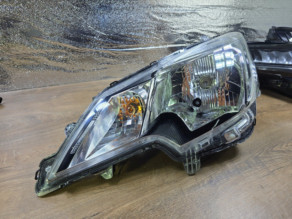 Frontscheinwerfer Mitsubishi Space Star W5335 Ein Stück (Rechts oder Links)