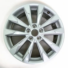 Load image into Gallery viewer, 1x Alufelge 18 Zoll 7.0&quot; 5x112 43ET 83A601025G Audi Q3 Rim Wheel