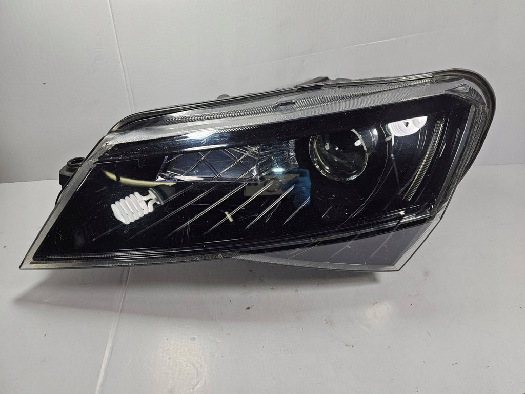 Frontscheinwerfer Skoda Superb III 3V1941015B Links Scheinwerfer Headlight SCH9230581160pi